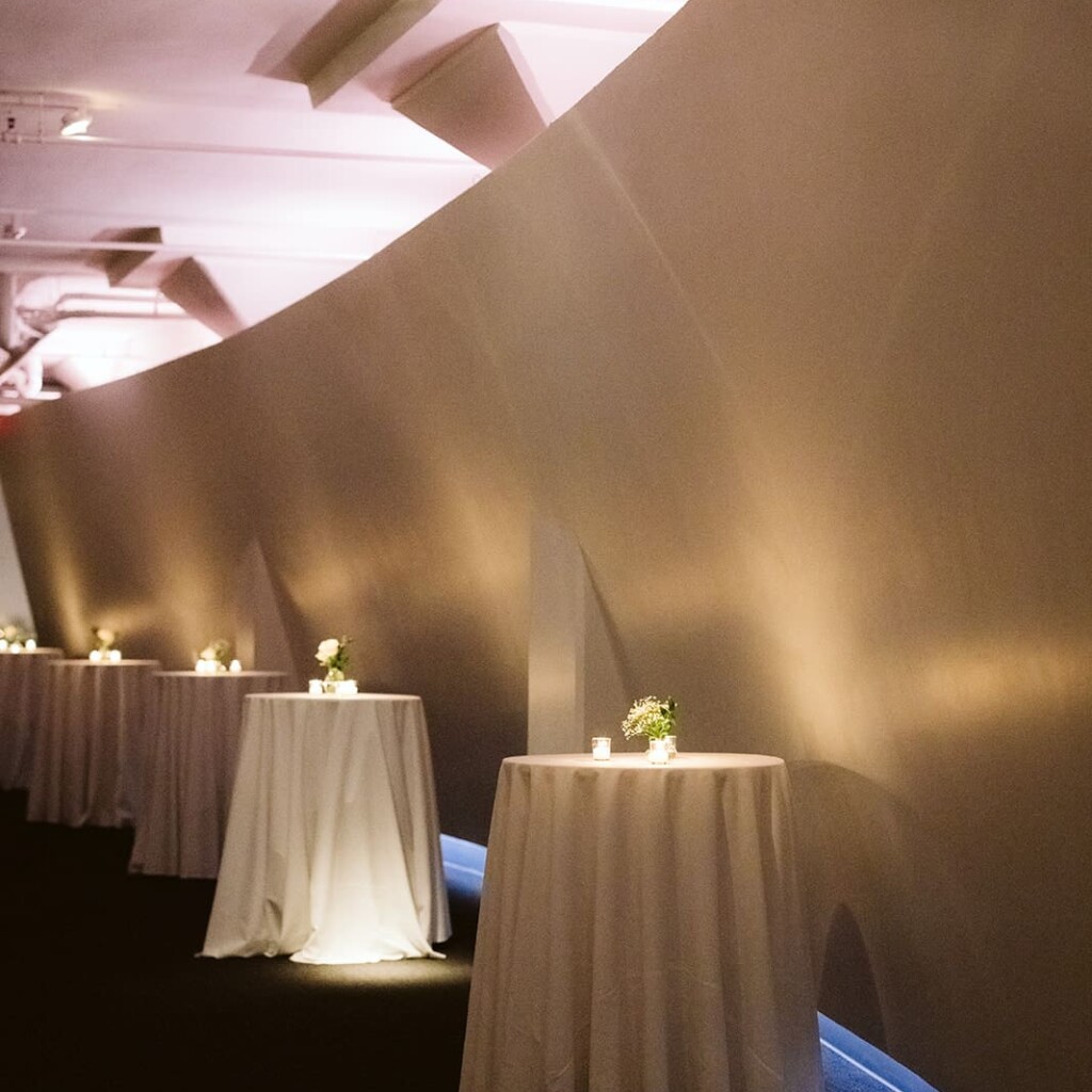 image of table arrangement in wedding event
